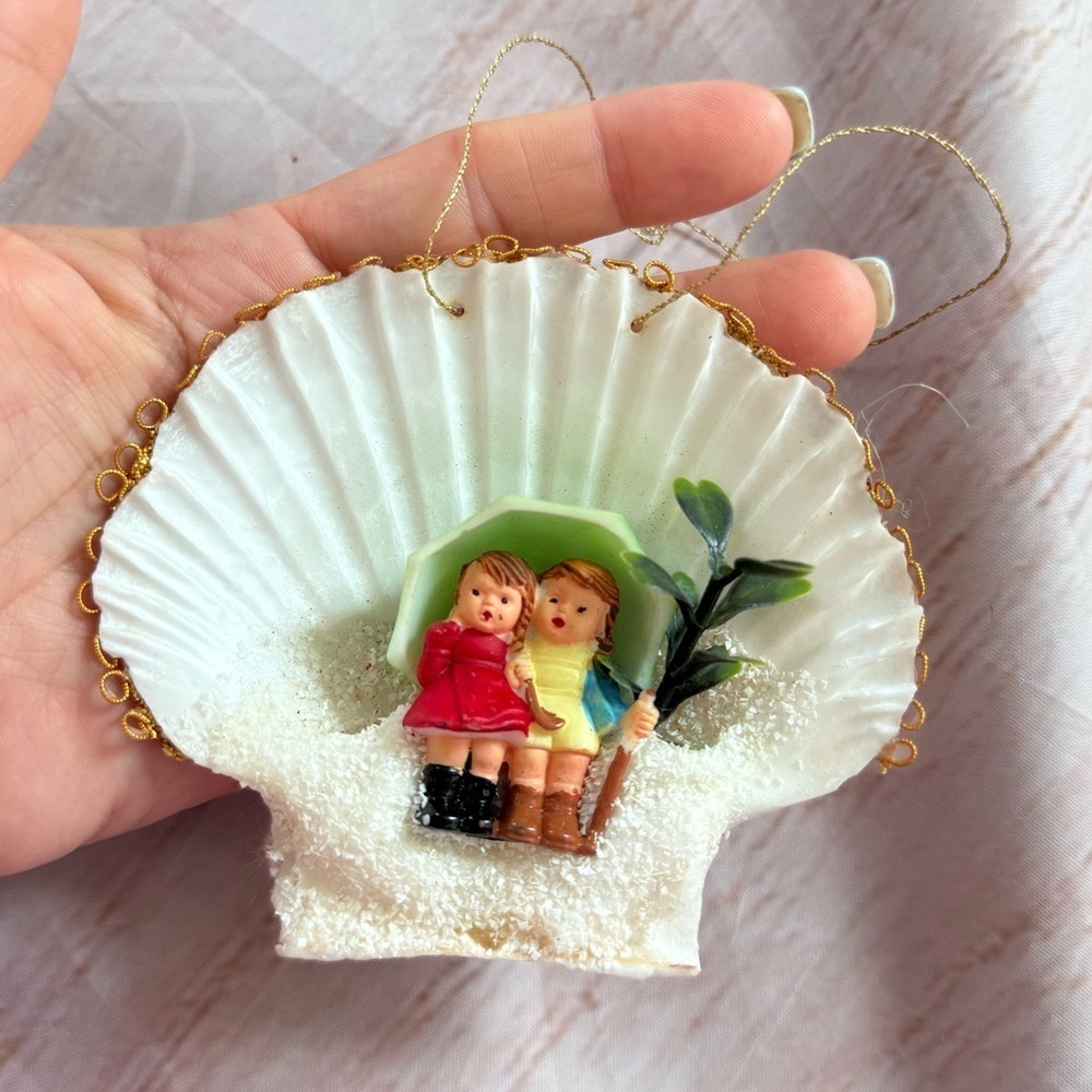 Vintage Christmas Ornament Boy Girl Umbrella Seashell 1970’s